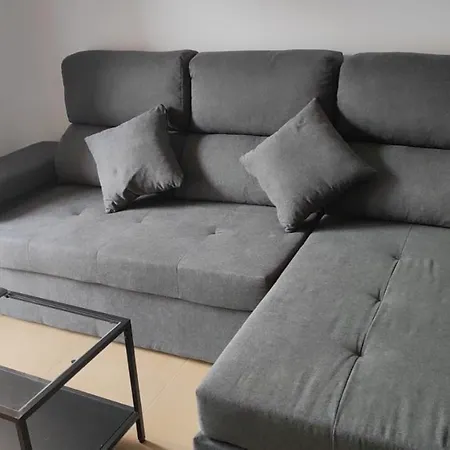 Brand New Appt Near Beach, Train And Airport